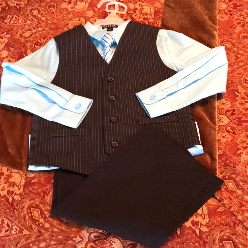 NEW Boys Multi purpose Suit Sz 7